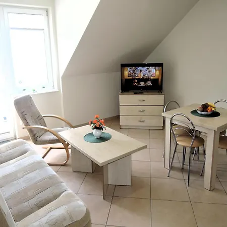 In By Sandy Beaches, Cleaning Included Apartment Miedzyzdroje